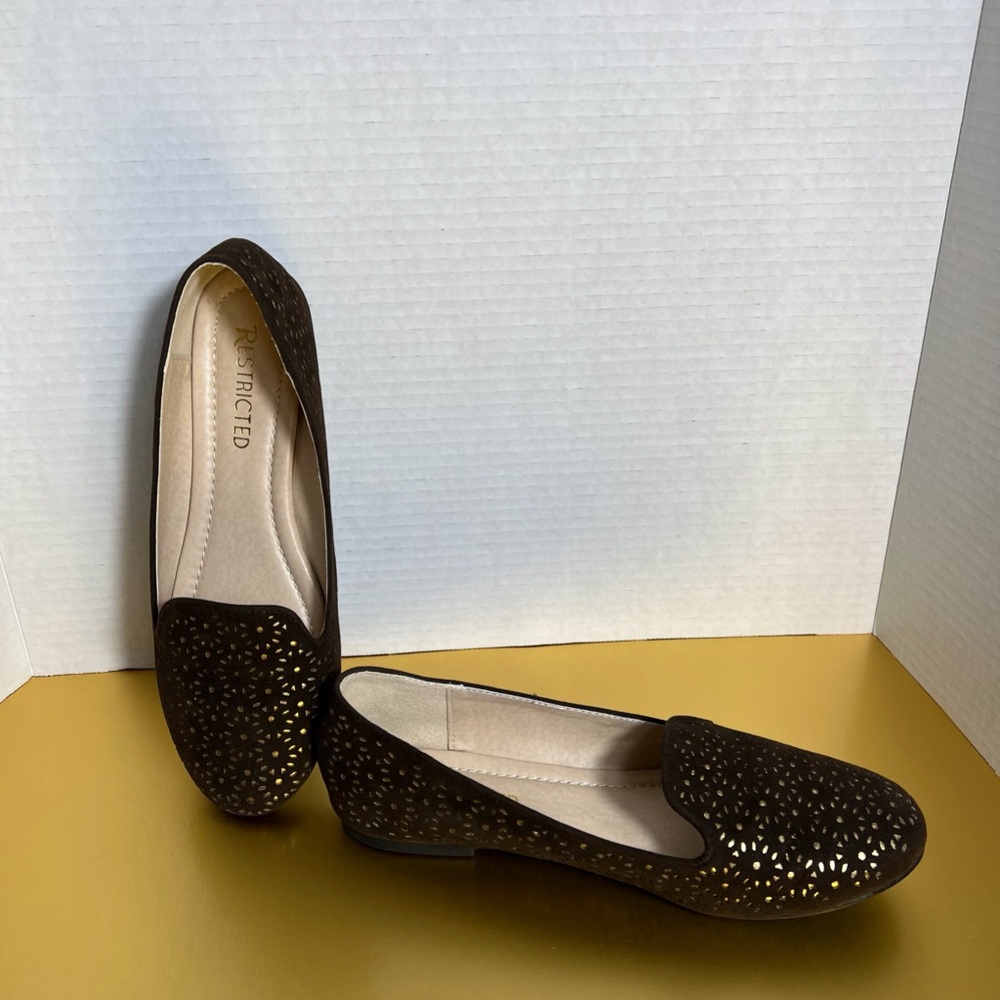 Restricted Womens Shoes Black Gold Size 7 Slip On Ballerina Flats Loafers